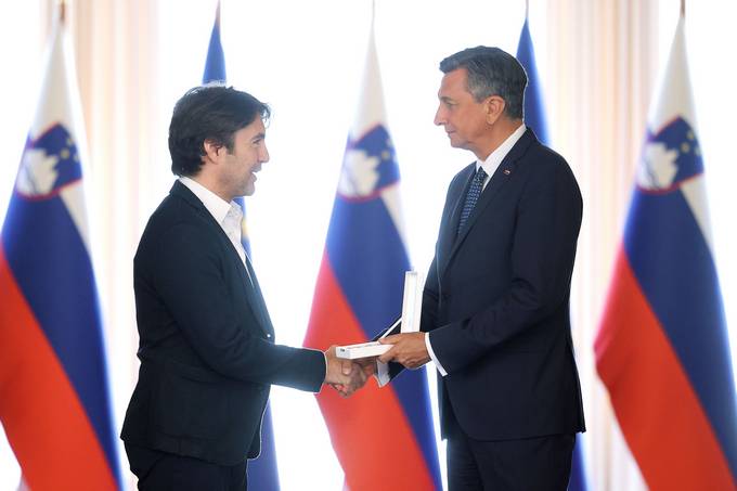 Za izjemne umetniške dosežke na področju baletne in koreografske ustvarjalnosti prejme Edward Clug srebrni red za zasluge